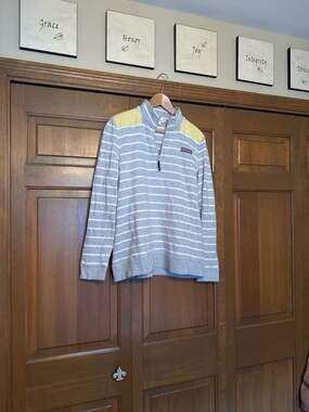 Vineyard Vines Striped Shep Shirt 1/4 Zip Pullover Gray and Yellow Size XL